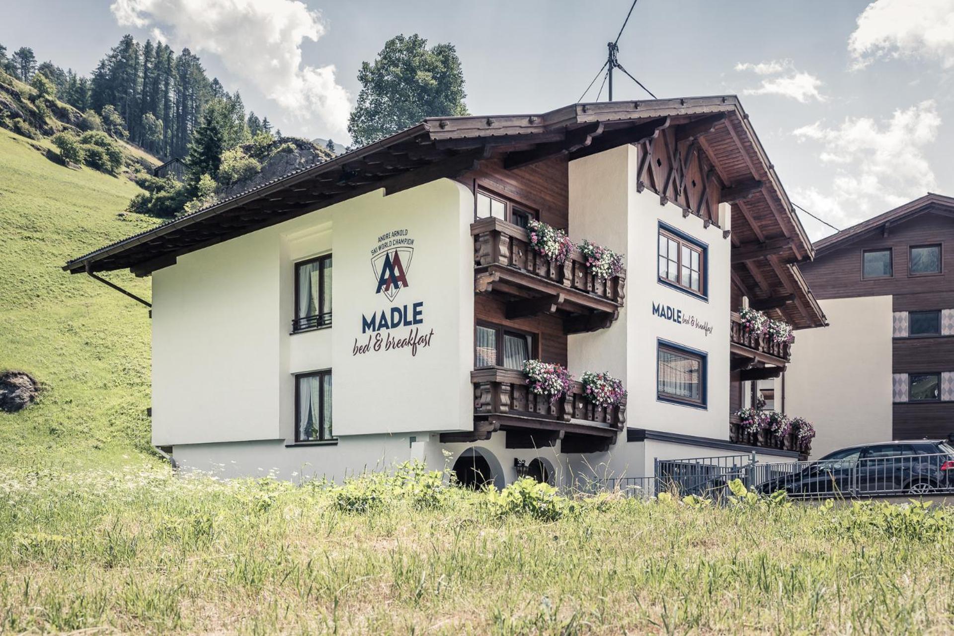 Madle - B&B Сьолден Екстериор снимка